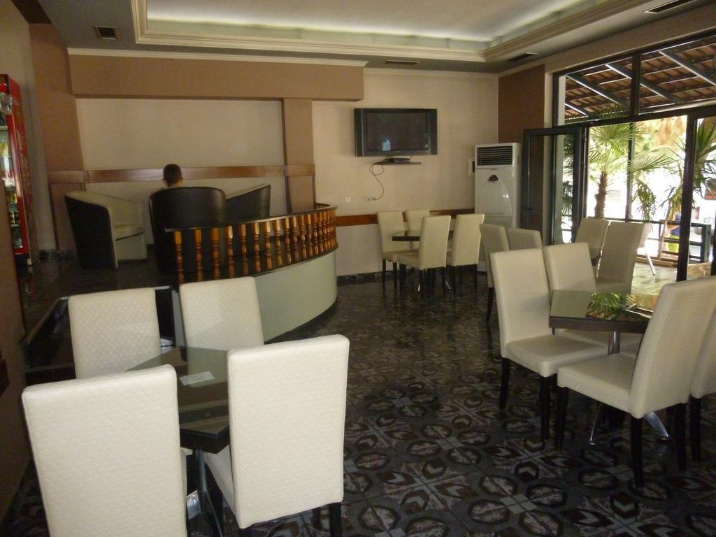 Joy Hotel Саранда Экстерьер фото